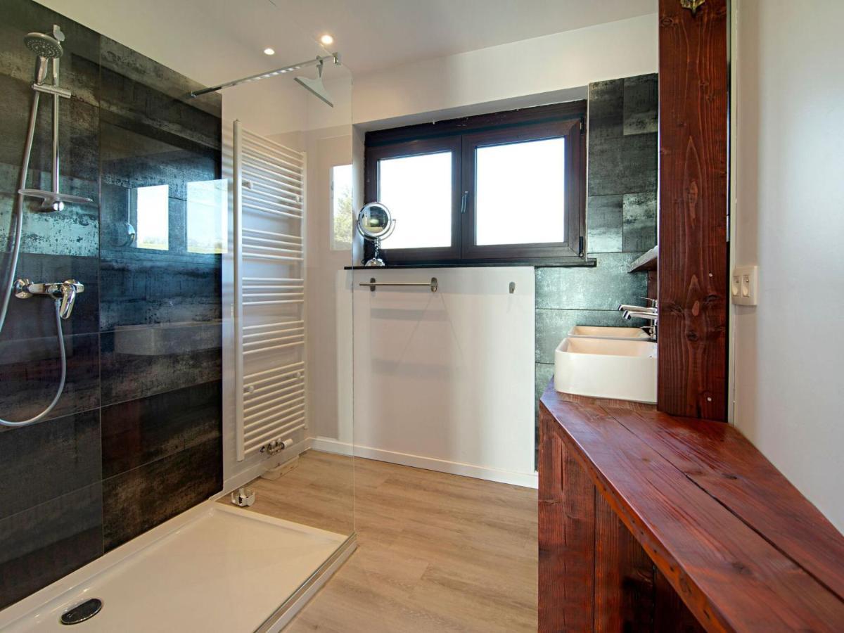 Beautiful And Spacious Holiday Home With P Tanque Court And Countryside Views Somme-Leuze Rum bild